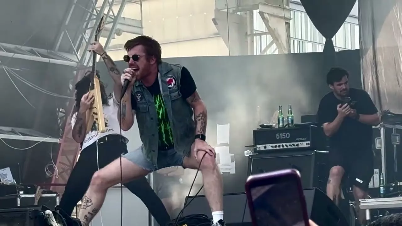 Clowns – Play Dead (LIVE), NOFX Final Tour, 2024-05-12, Carroponte, Milan