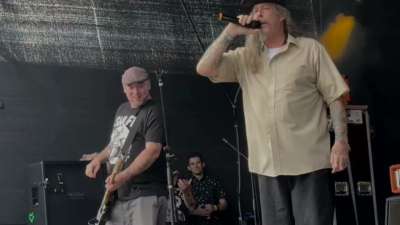 DFL – We Stand Strong (LIVE), NOFX Final Tour, 2024-06-07, Gaswerk Augsburg, Augsburg