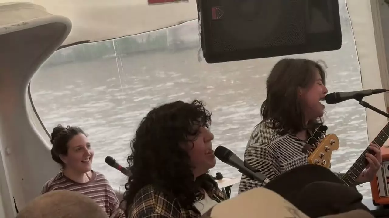 Les Shirley – Sayonara (LIVE), Booze Cruise, 2024-06-02, MS Tonne, Hamburg