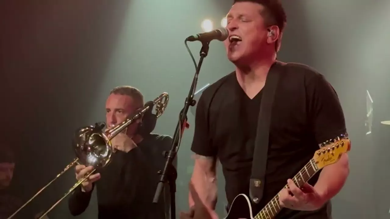 Less Than Jake – Scott Farcas Takes It On The Chin (LIVE), 2024-07-31, SO36, Berlin