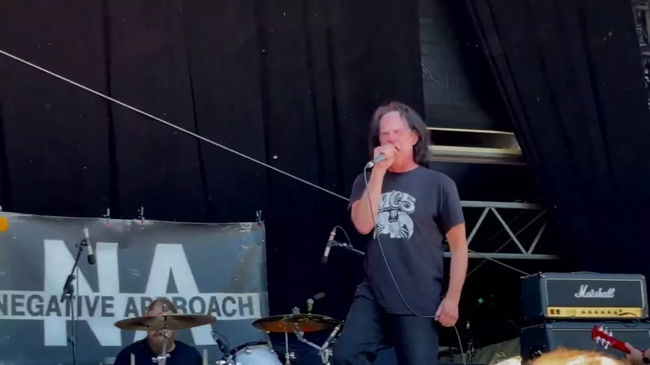 Negative Approach – Live Your Life (LIVE), NOFX Final Tour, 2024-06-09, Zitadelle Spandau, Berlin
