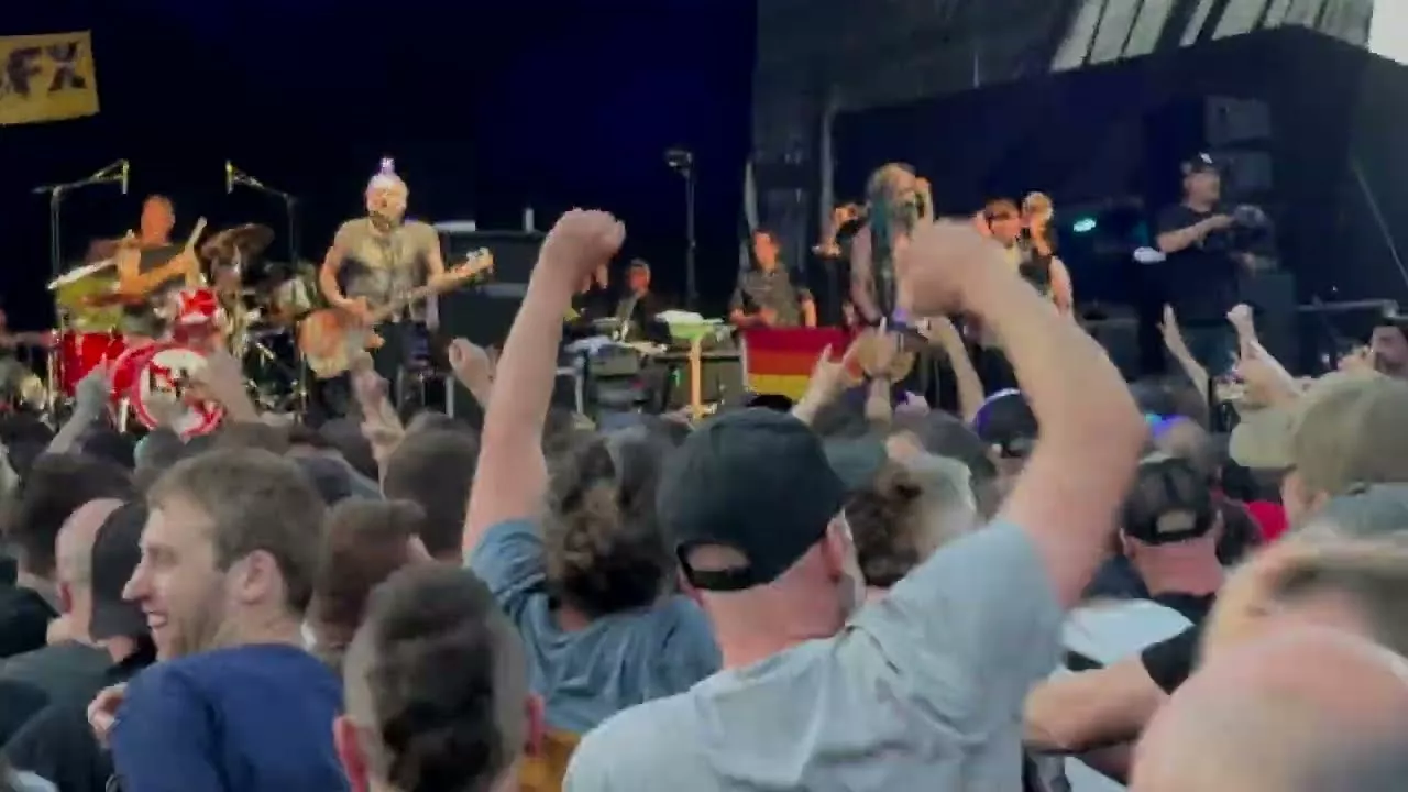 NOFX – Murder the Government + Bob (LIVE), NOFX Final Tour, 2024-06-07, Gaswerk Augsburg, Augsburg