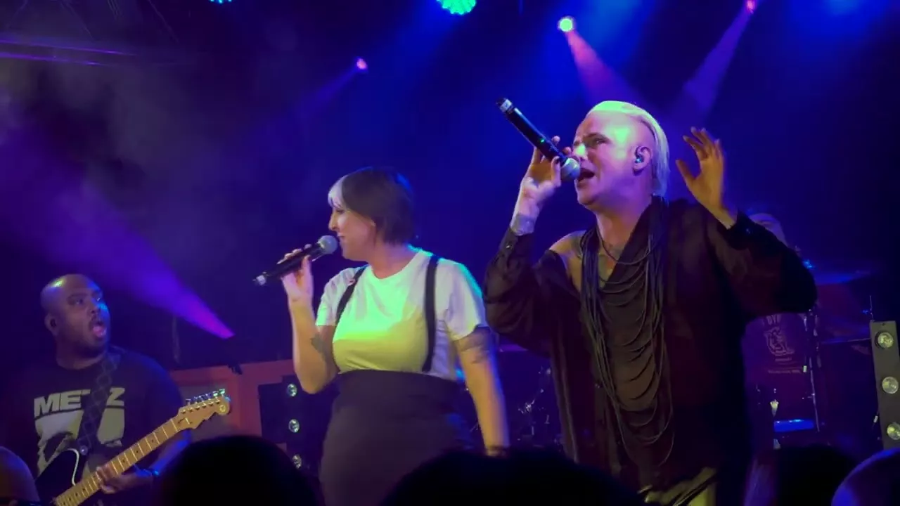 The Iron Roses – Around & Round (LIVE), 2023-12-04, Cassiopeia, Berlin