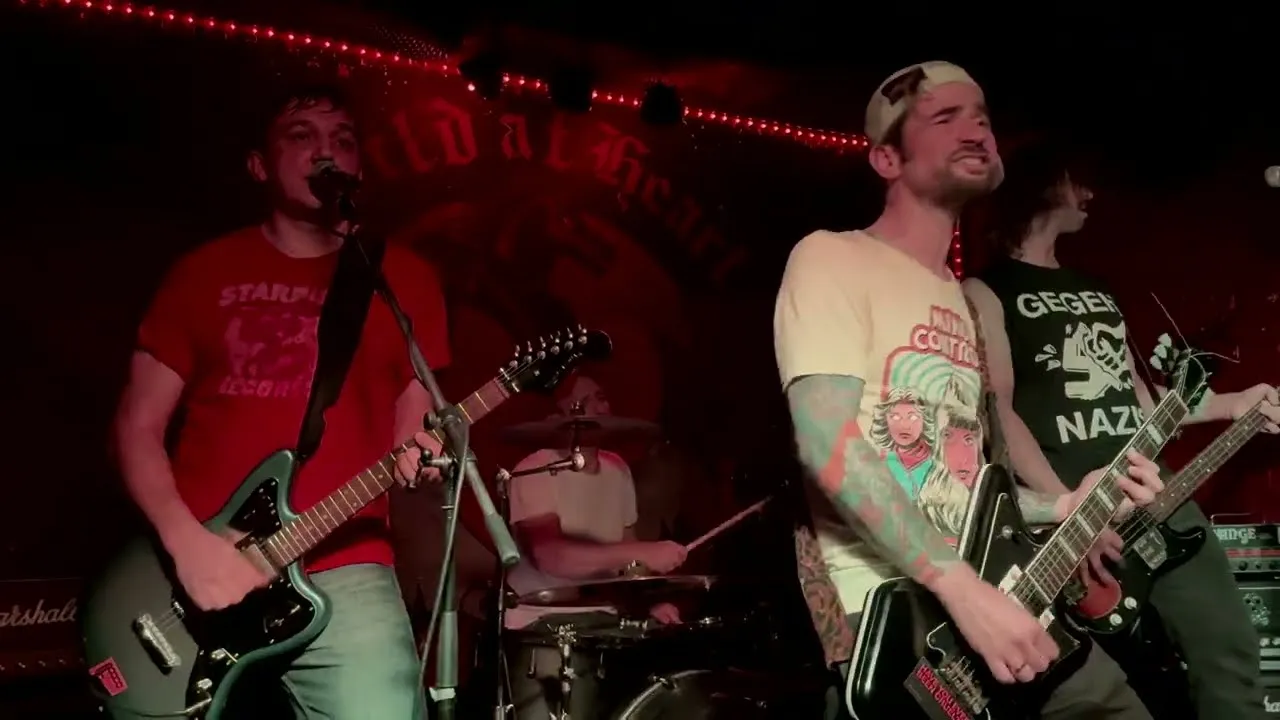 Neon Bone – Waiting (LIVE), 2024-12-20, Wild at Heart, Berlin