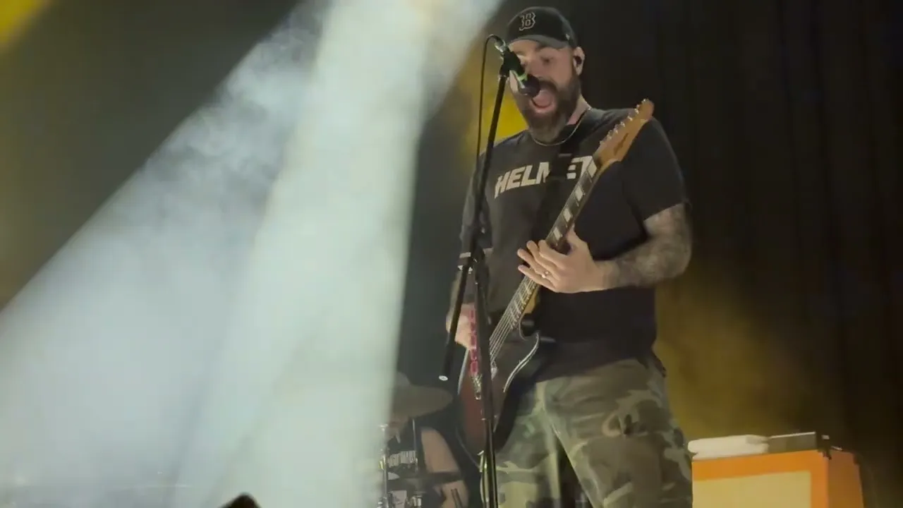 Four Year Strong – bad habit (LIVE), 2025-02-12, Hole 44, Berlin