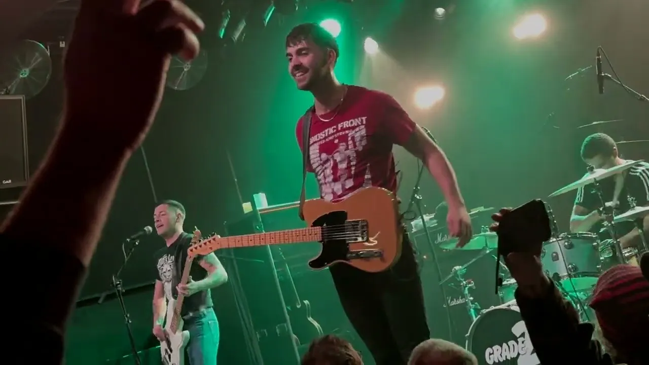 Grade 2 – Hangin‘ on to You (LIVE New Song), 2025-03-13, SO36, Berlin