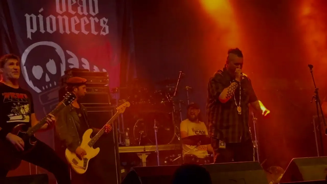 Dead Pioneers – World Up My Ass (Circle Jerks Cover),Reconstruction Tour, 2025-05-30,Huxleys, Berlin