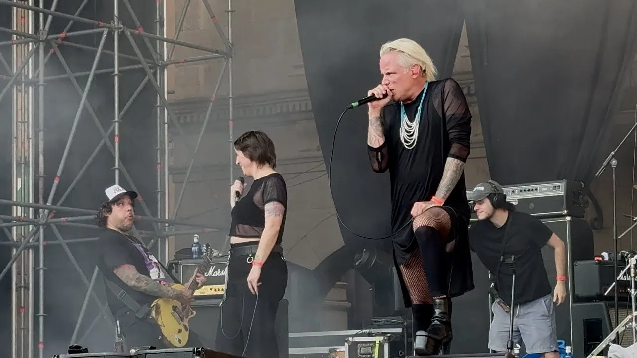 The Iron Roses – Hit (LIVE), Reconstruction Tour, 2025-05-16, Poble Espanyol, Barcelona